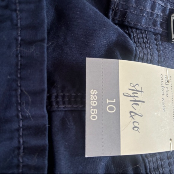 Style & Co. Women's Navy Cargo Capris - Picture 4 of 5